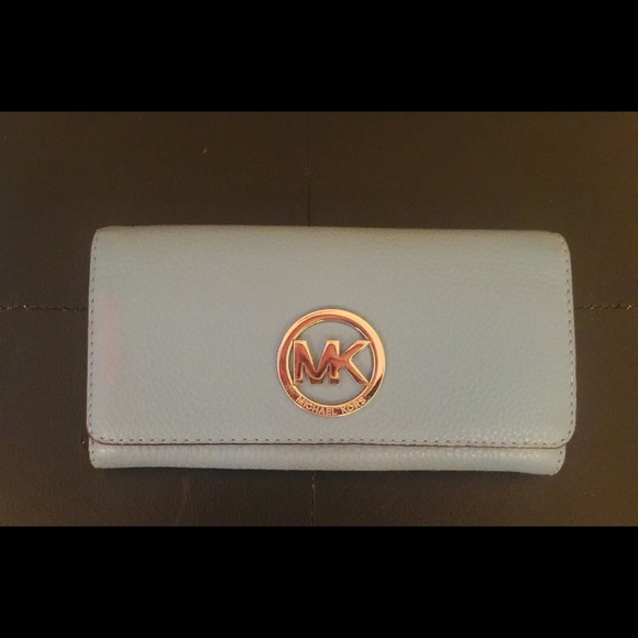 Michel Kors wallet - Picture 6 of 8